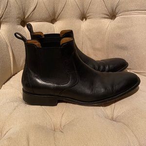 Johnston & Murphy Men’s Hernden Chelsea Boots
